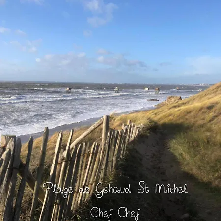 Juste Par Hasard D Hotes Insolites A 140 M De La 게스트하우스 3*