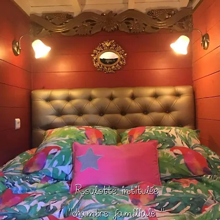 Juste Par Hasard D Hotes Insolites A 140 M De La サン・ミシェル・シェフ・シェフ