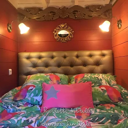 Juste Par Hasard D Hotes Insolites A 140 M De La サン・ミシェル・シェフ・シェフ
