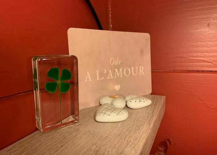 Juste Par Hasard D Hotes Insolites A 140 M De La ゲストハウス サン・ミシェル・シェフ・シェフ